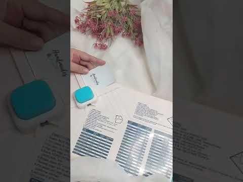 Versatile White Bracelet Display Cards Elevate Jewelry Presentation